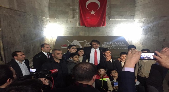 '30 Ağustos Hakka tapan milletimizin zaferidir'