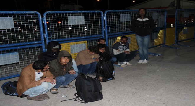 'Asker' bileti kesilen yolcular kaçak göçmen çıktı