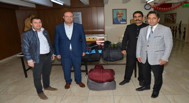 ETSO'dan öğrencilere giyim ve kırtasiye yardımı