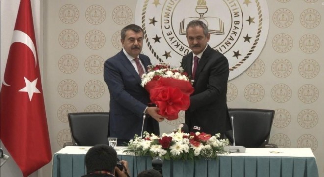 'Türk eğitim sistemini hak ettiği yere çıkartacağız'
