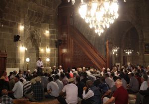 Taşkesenlioğlu'ndan Şühedaya vefa