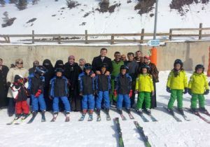 Aziziye'nin minikleri kayakla buluşuyor