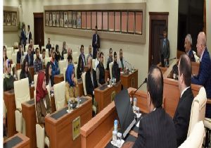 Sekmen Siyaset Dersi verdi