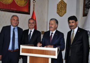 ‘Yürüyerek değil, koşarak yol almamız lazım'