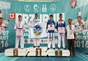 Yalova'da Erzurum sevinci