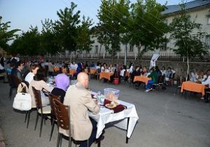 Altıparmak'tan Koruyucu Ailelere iftarlı teşekkür