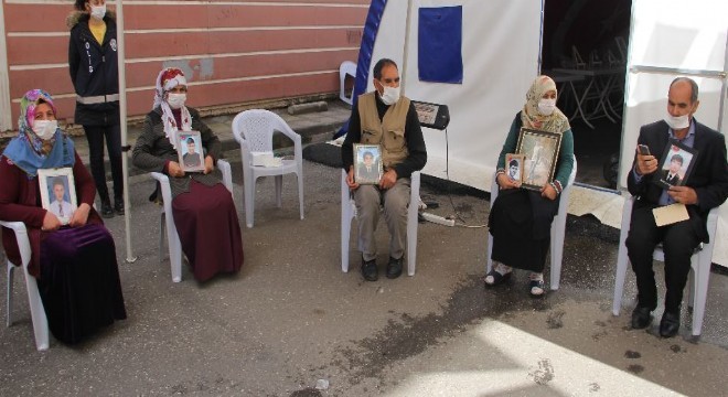 Ailelerin evlat nöbeti 215'inci gününde