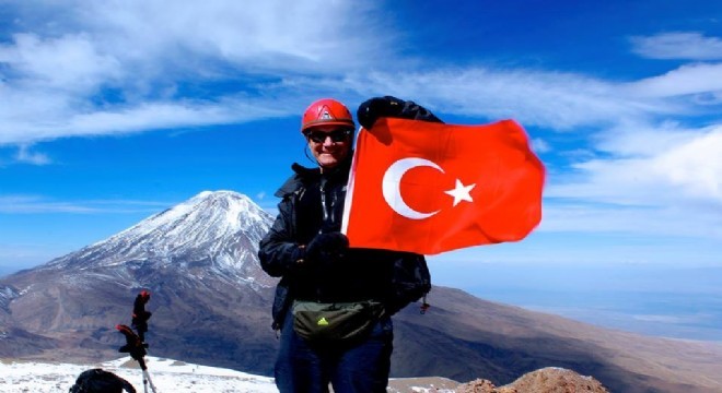 Akıncı adaylığını açıkladı