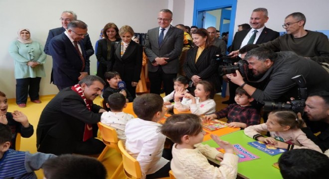 Alev Alatlı'ya vefa