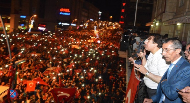 Aydemir: ‘Demokrasi şehitlerini rahmetle anıyoruz'