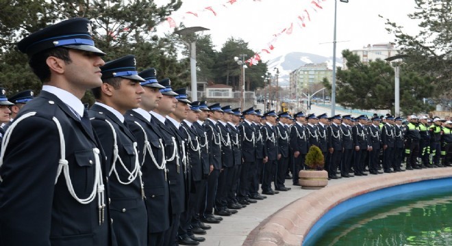 Azizoğlu'ndan Türk Polisi'ne övgü
