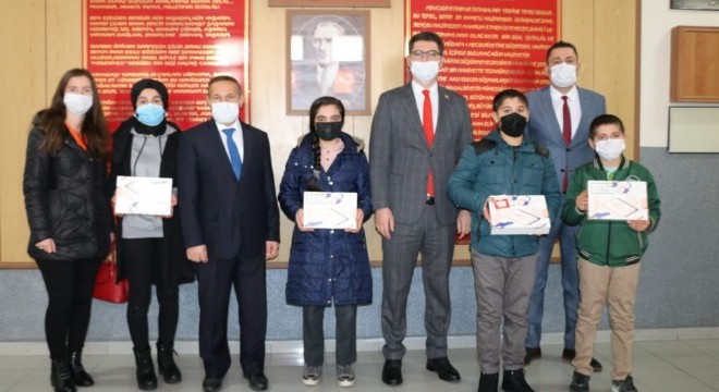 Aşkale'de ilk etap tabletler dağıtıldı