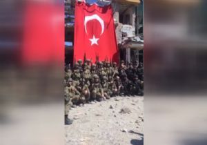 Yüksekova'da “Bayrak” Şiiri