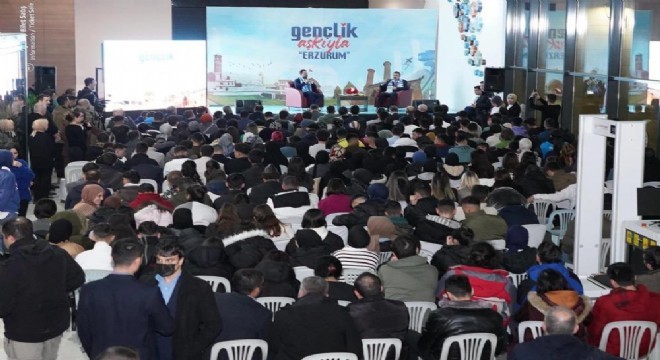 Bakan Tekin Erzurum'da gençlere seslendi
