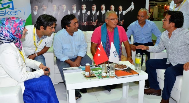 Baykal, Yörex'te Erzurum standını ziyaret etti