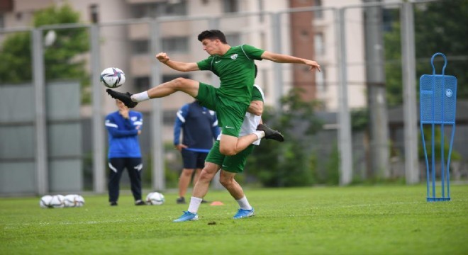 Bursaspor ve Taha Altıkardeş'e PFDK'dan ceza