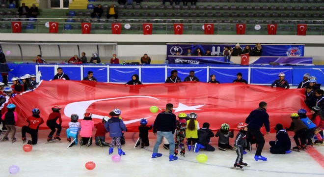 Buz Arena'da Cumhuriyet coşkusu