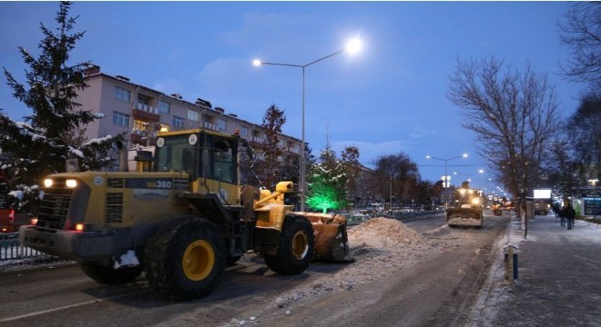 Büyükşehir'den karla mücadele seferberliği