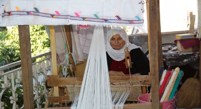 Cecim dokuma sanatının son temsilcisi Zennure Ana