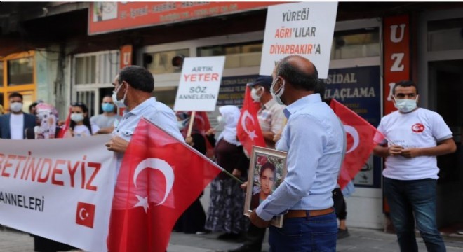 Diyarbakır Anneleri Ağrı'da PKK'yı lanetledi