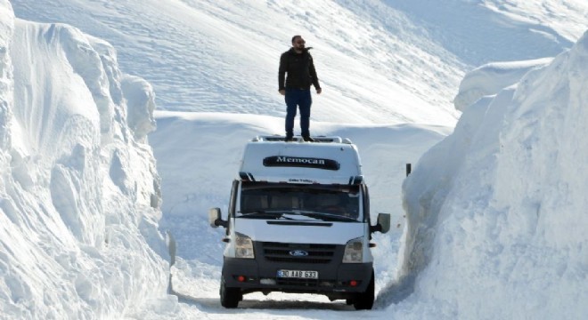 Doğu'da kar, buz, soğuk ve beyaz buluşması