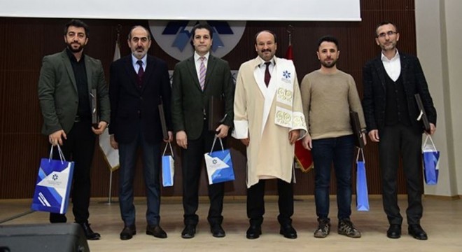 ETÜ'de Akademik Giysi ve Ödül töreni