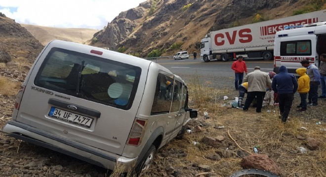 Erzurum'a gelirken kaza yaptılar: 2 yaralı