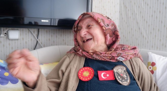 Erzurumlu asırlık çınar Aliye Nine'nin Erdoğan sevgisi