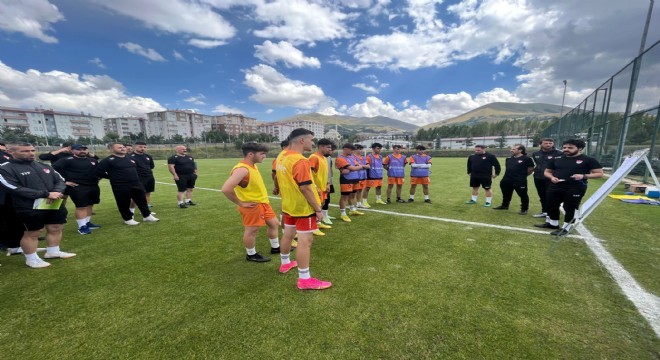 Erzurum'da UEFA Antrenör Eğitimi başladı