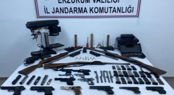 Erzurum'da kaçak silah operasyonu: 2 gözaltı