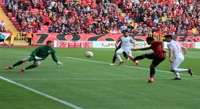 Eskişehir'de Balıkesirspor şoku