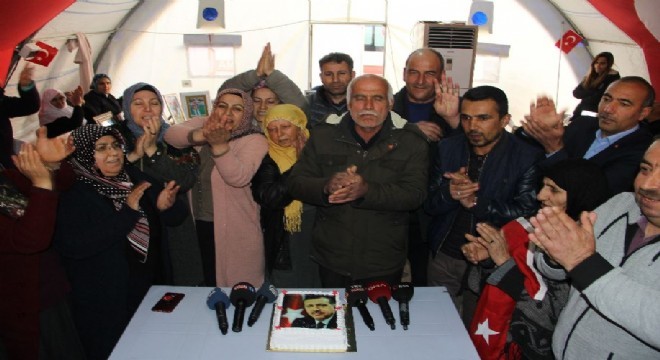 Evlat nöbeti tutan ailelerden Erdoğan'a vefa