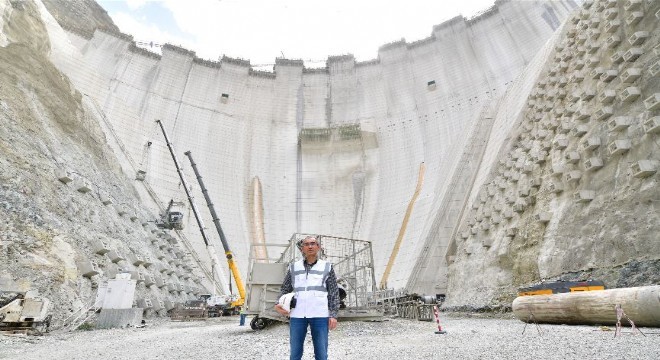 Eyfel Kulesi'nden 25 metre kısa olacak