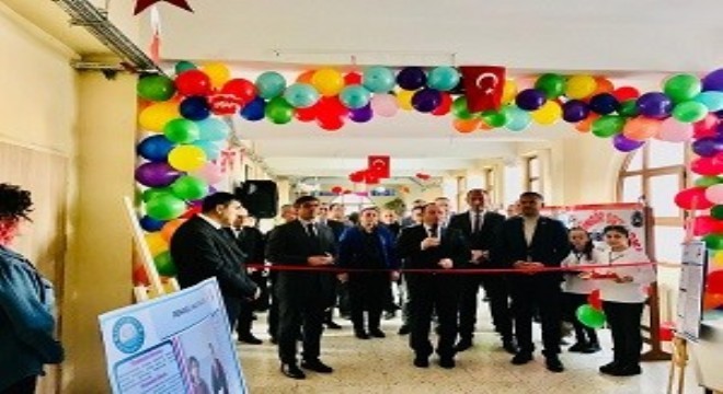 Faik Güngör Ortaokulu'nda bilim fuarı proje sergisi
