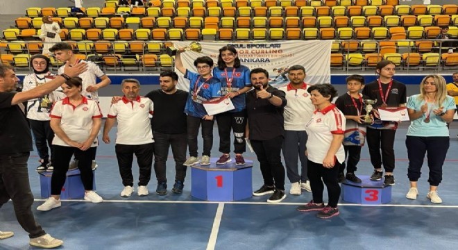 Floor Curling'te şampiyon Erzurum'dan