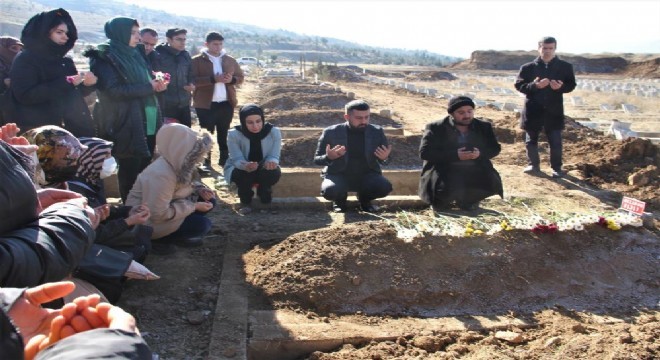 Gakkoşlar engelli kızın 'kimsesi' oldular