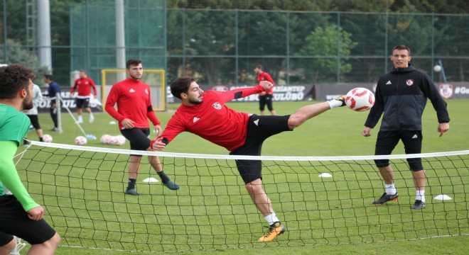 Gazişehir'de play-off hazırlıkları sürüyor