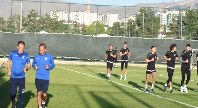 Hamroun Erzurumspor'da kaldı