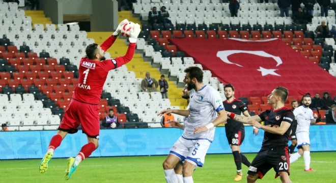 Hamza Younes 3'üncü sıraya çıktı