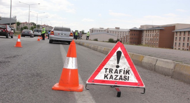 Horasan Bademözü'nde trafik kazası: 6 yaralı