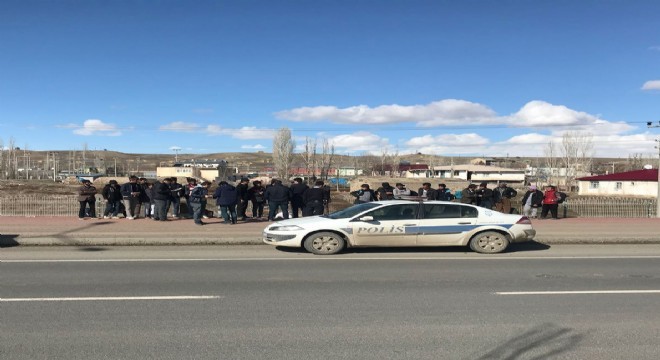 Horasan'da 50 kaçak göçmen yakalandı