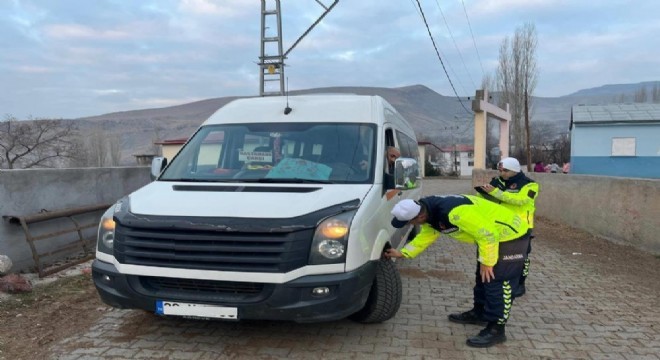 Jandarma okul servislerini denetledi