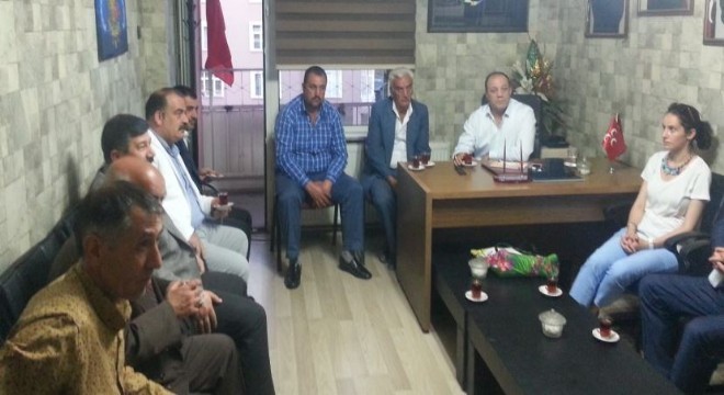 Karataş'tan MHP meclis üyeleri ile istişare
