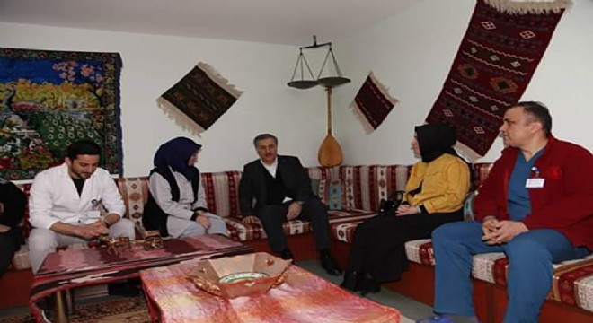 Kartal'ın Dadaş adayı, esnaf ve dernek ziyaretlerinde bulundu