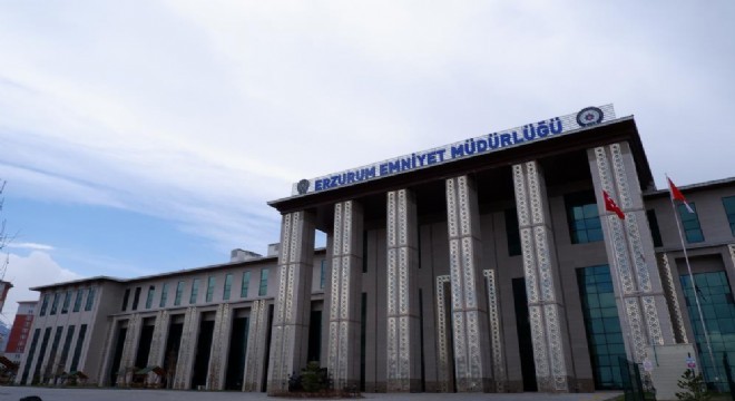 Kaza kurşunu ile arkadaşını yaraladı