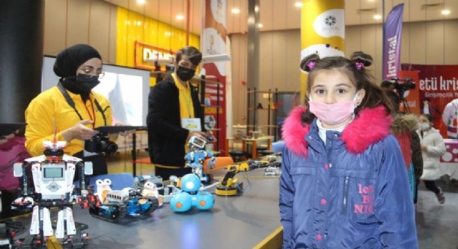 Minikler 'Bilim Erzurum' ile geleceğe hazırlanıyor