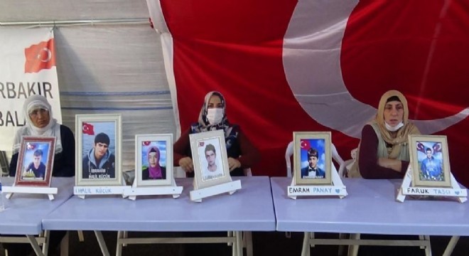 Nöbetteki aileler, çocuklarını PKK'dan almakta kararlı
