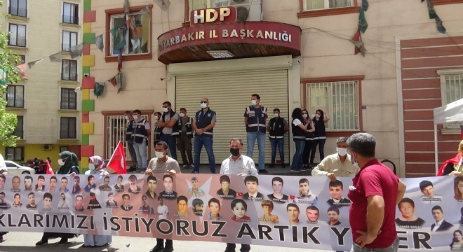 Nöbetteki ailelerden HDP'e tepki