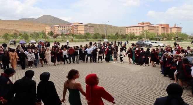 Oltu BSBF'de mezuniyet coşkusu
