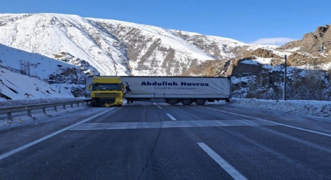Oltu Viyadüğünde 4'ncü kaza yaşandı